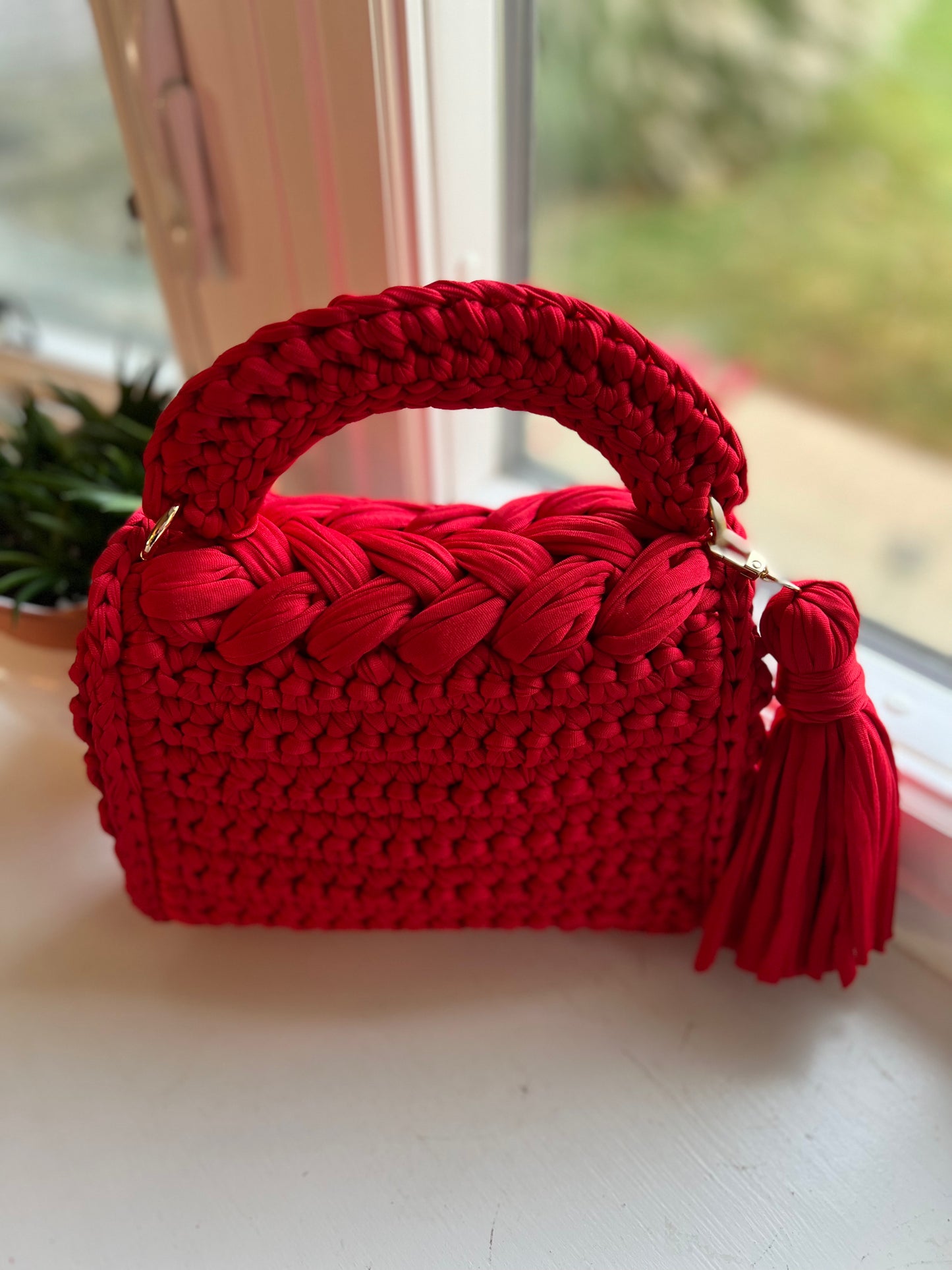 Lulu Crossbody | Handmade Crochet T-shirt Yarn Bag